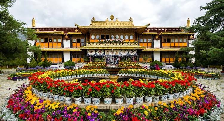 Norbulingka Tour